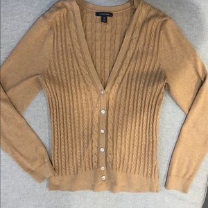 Brown ribbed vneck cardigan.